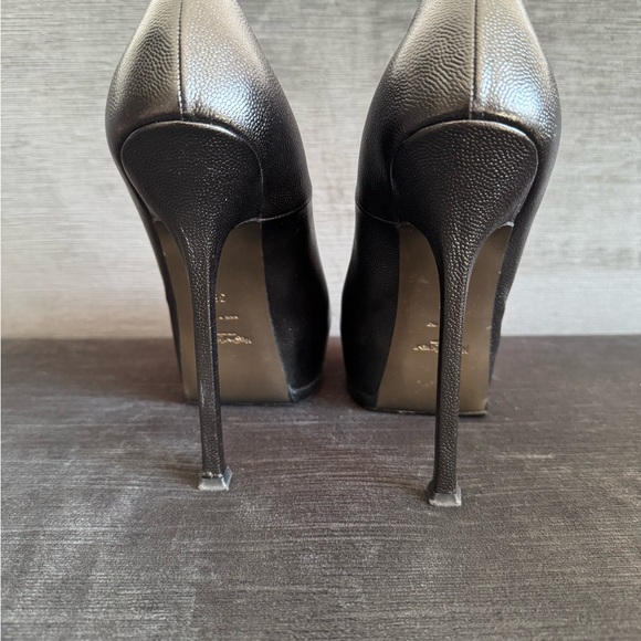 Yves Saint Laurent Shiny Black Heels - Picture 2 of 8